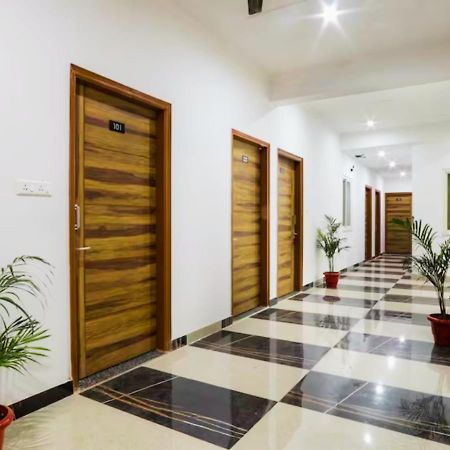 Hotel The Castle Blue Greater Noida Esterno foto